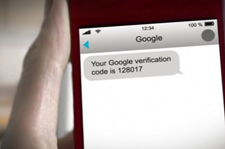 البته کد امنیتی به گوشی شما ارسال می‌شود. اما این یک گام برای نزدیک شدن هکرها به رمز عبور شماست