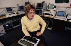بیل گیتس و ماجرای هک کردن کامپیوتر مدرسه برای ملاقات با دخترها